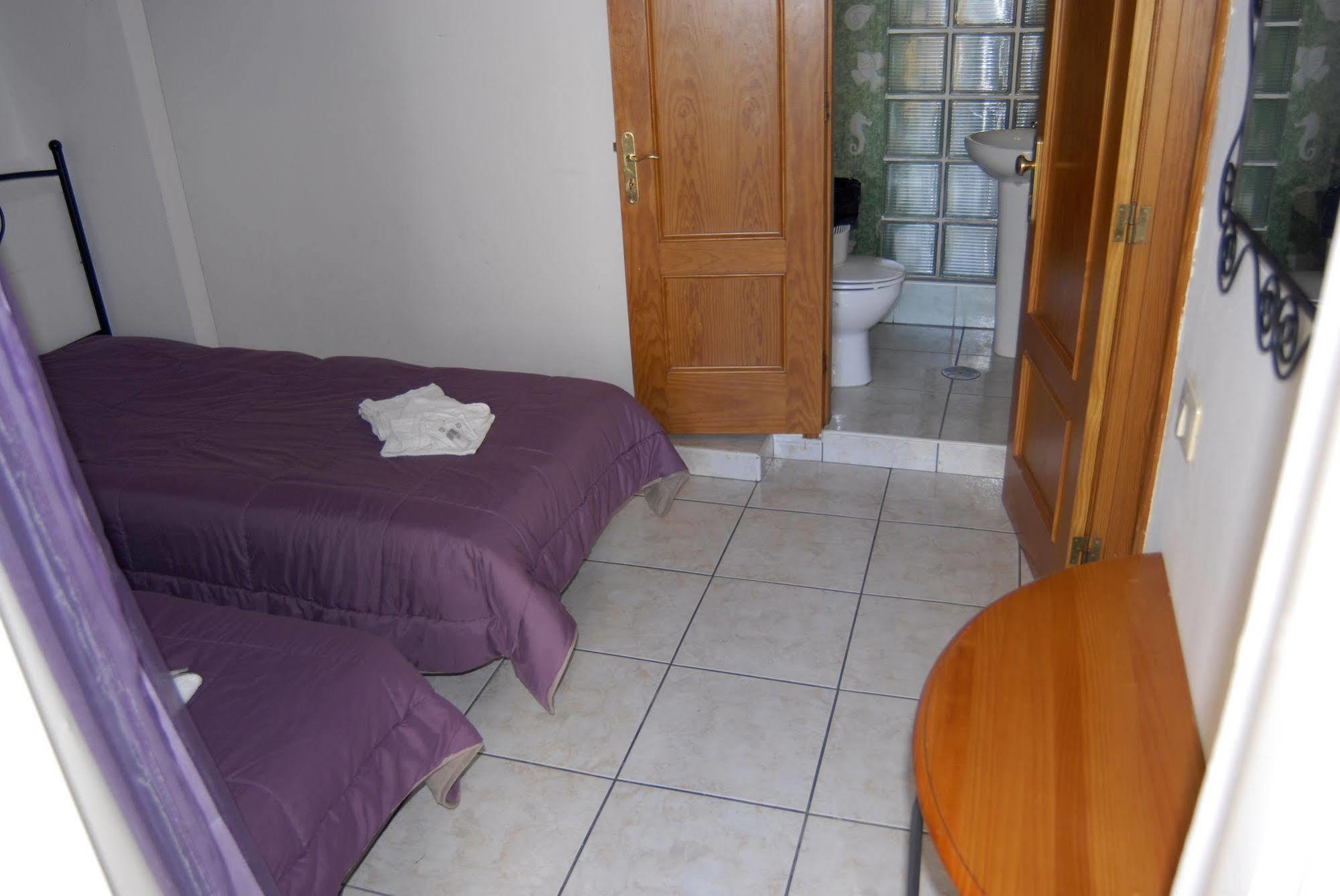 Pension Casa Blanca ลอส กริสเตียนอส ภายนอก รูปภาพ