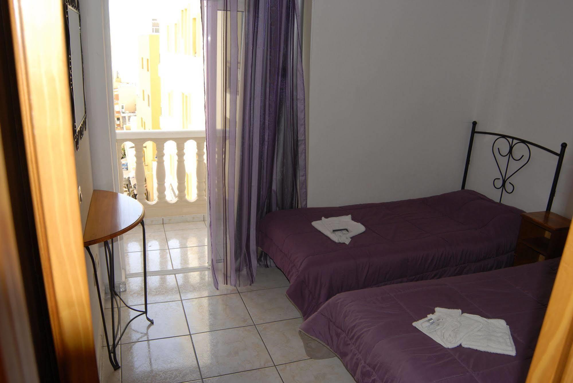 Pension Casa Blanca ลอส กริสเตียนอส ภายนอก รูปภาพ